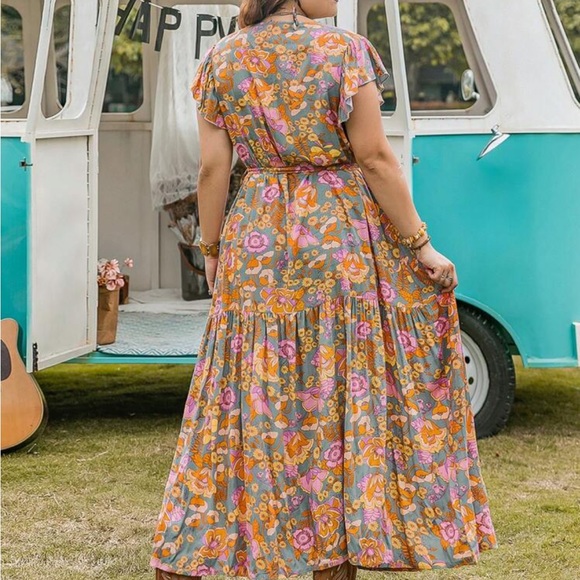 Plus size boho floral print butterfly sleeve belted maxi dress - Picture 3 of 10